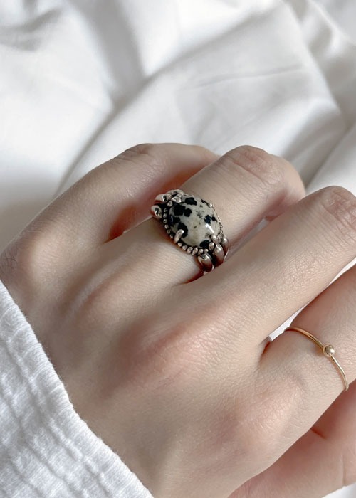 floral fairly bold ring